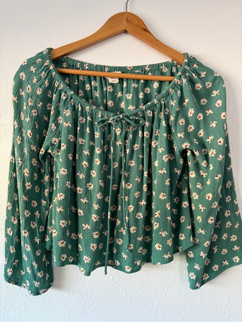 Billabong Green Floral Peasant Crop Blouse